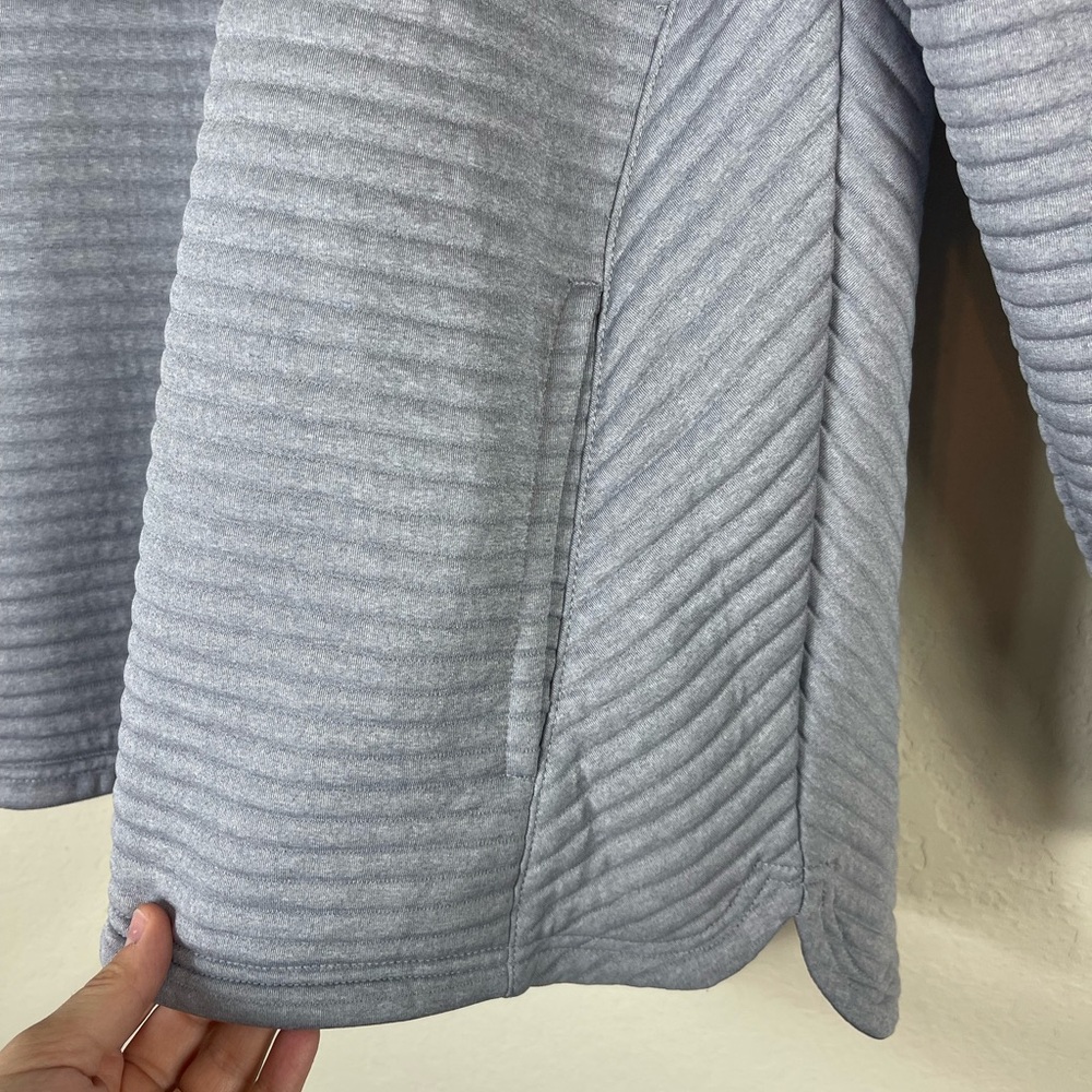 L.L. Bean Airlight Knit Pullover Top in Grey Size Large - Picture 3 of 6